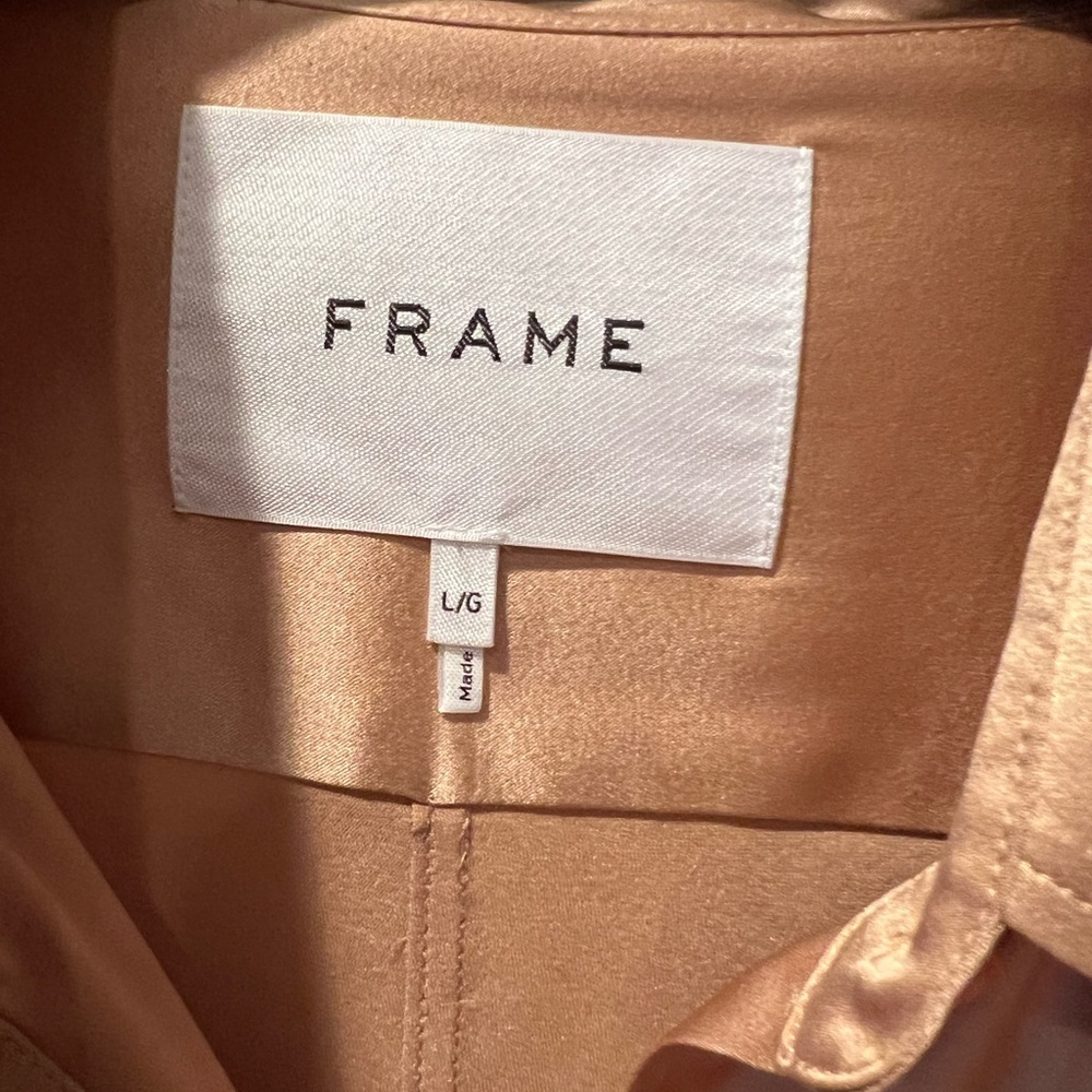 Frame Blouse - Picture 2 of 3
